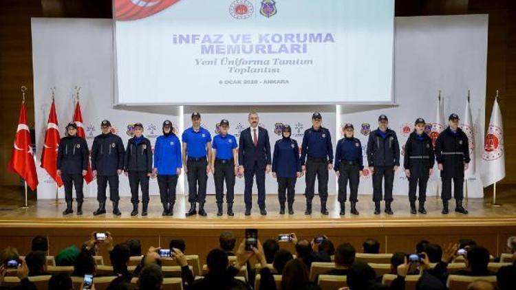 Bakan Gül, infaz koruma memurlarının yeni kıyafetlerini tanıttı