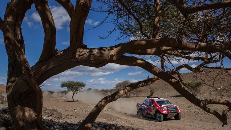 Dakar Rallisi’nin ilk gününde zirveye yükseldiler