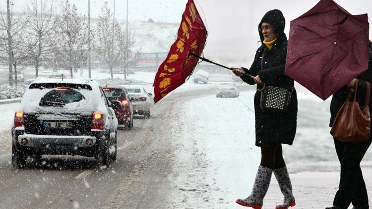 Ankara’da yarın okullar tatil mi Ankara Valisi Vasip Şahin’den kar tatili açıklaması