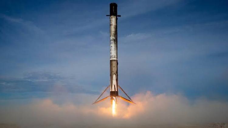 SpaceX, yörüngeye 60 internet uydusu gönderdi