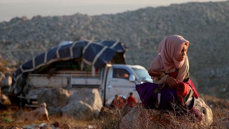 Son dakika İdlibdeki saldırılar nedeniyle 31 bin sivil Türkiye sınırı yakınlarına göç etti