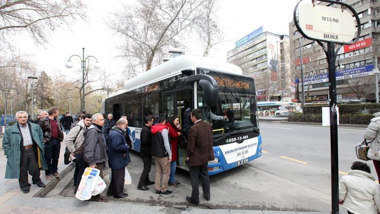 ‘Saatini beklerken yolcuyu bekletme hemen otobüse al’