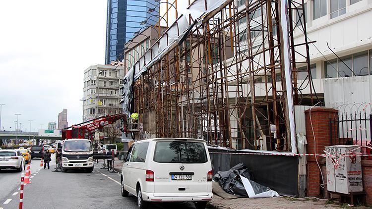 Şişlide fırtınada ölüm: Reklam panosu kaldırılıyor