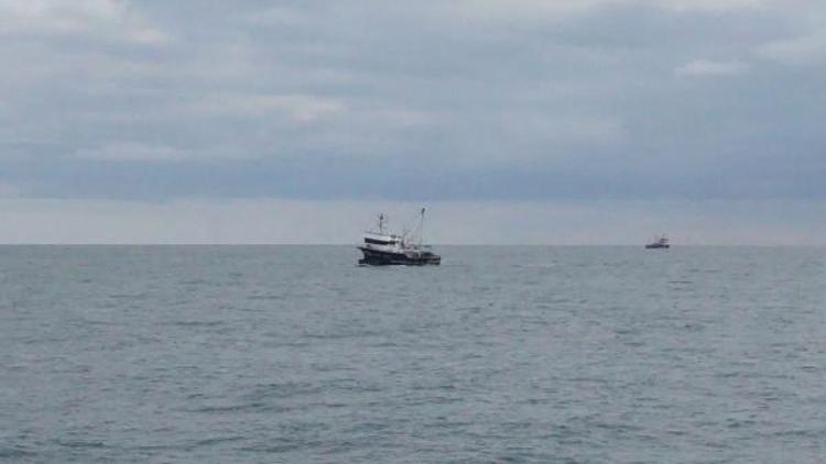 Kayıp balıkçılar için 30 balıkçı teknesi aramalara katıldı