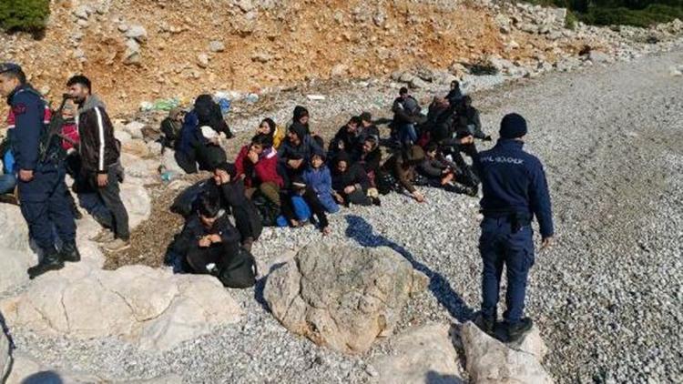 İzmirde 171 kaçak göçmen yakalandı