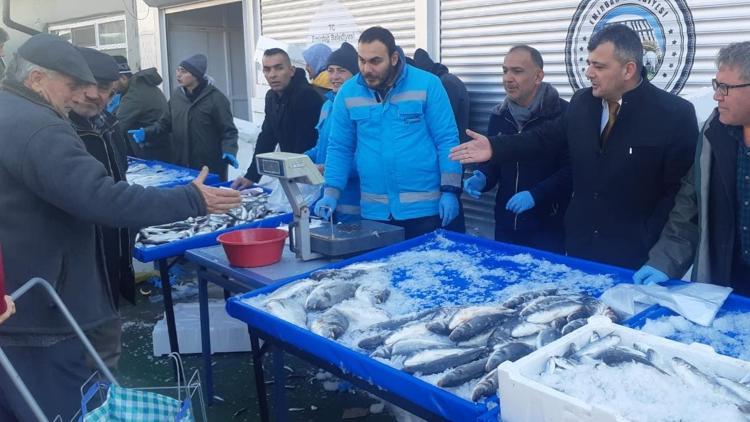 Uyarılara aldırış etmedi, kilosunu 35 liraya çıkardı... Belediye harekete geçti