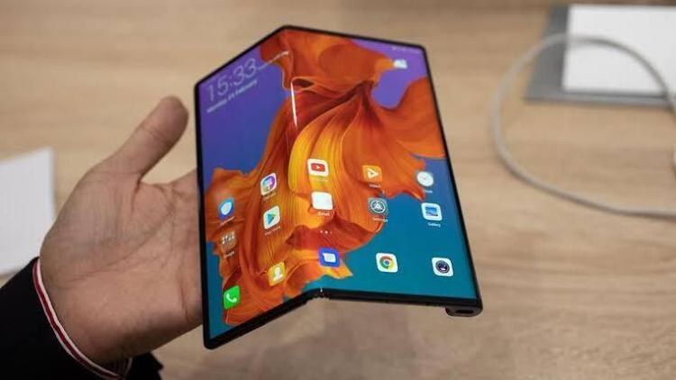 Ekranı katlanabilen Huawei Mate X kaç adet sattı