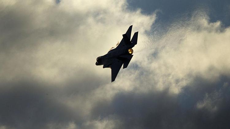 İsrail hava saldırısıyla Gazzeyi vurdu