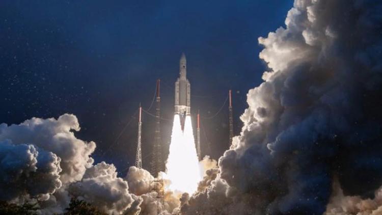 Hindistanın iletişim uydusu başarıyla yörüngeye yerleşti