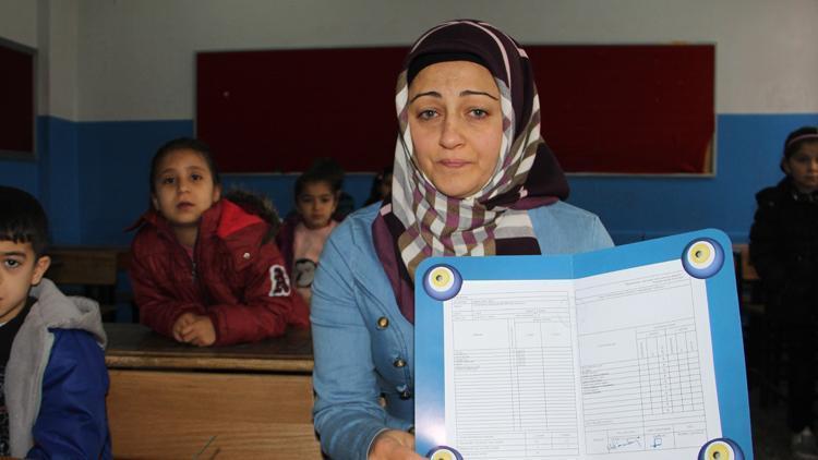 Şırıngalı çikolatadan oğlunu kaybetmişti, son karnesini aldı