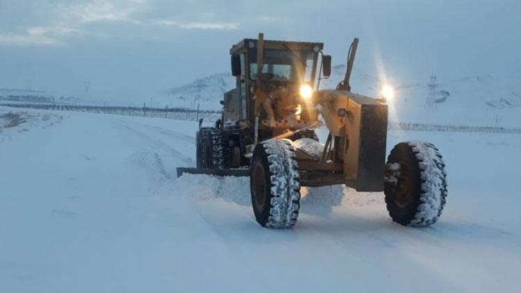 Doğuda kar yağışı nedeniyle 465 yerleşim birimine ulaşım sağlanamıyor