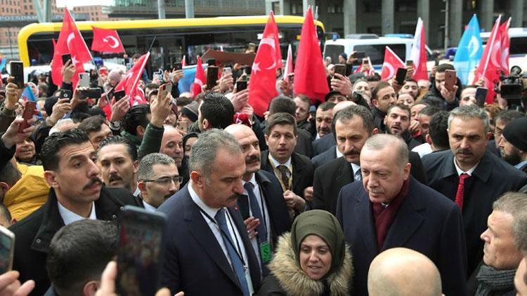 Almanya’daki Türklerden Cumhurbaşkanı Erdoğan’a sevgi gösterisi
