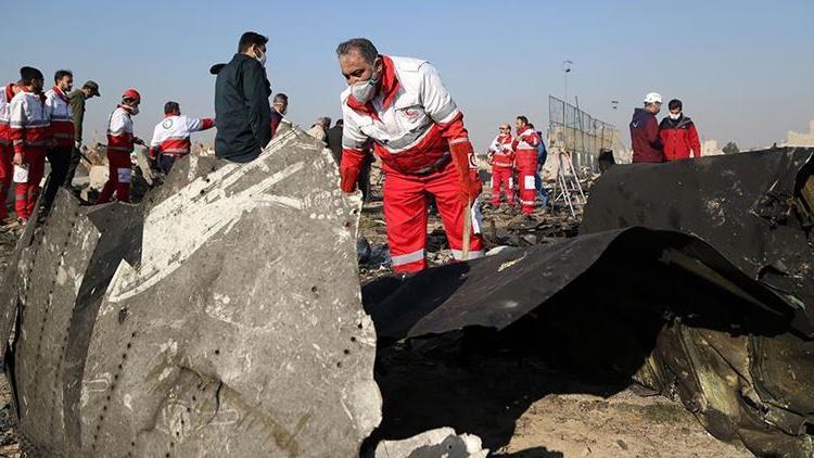 İranda 2 sanatçı, Ukrayna uçağı hadisesine tepkileri nedeniyle gözaltına alındı