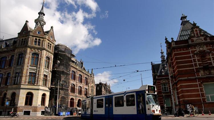 Amsterdam Belediyesi, genç yetişkinlerin borçlarını satın alacak