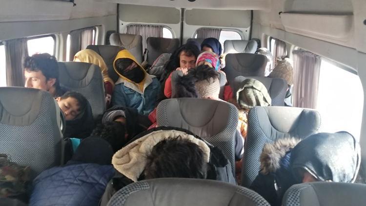 Çanakkalede, 33 kaçak göçmen yakalandı
