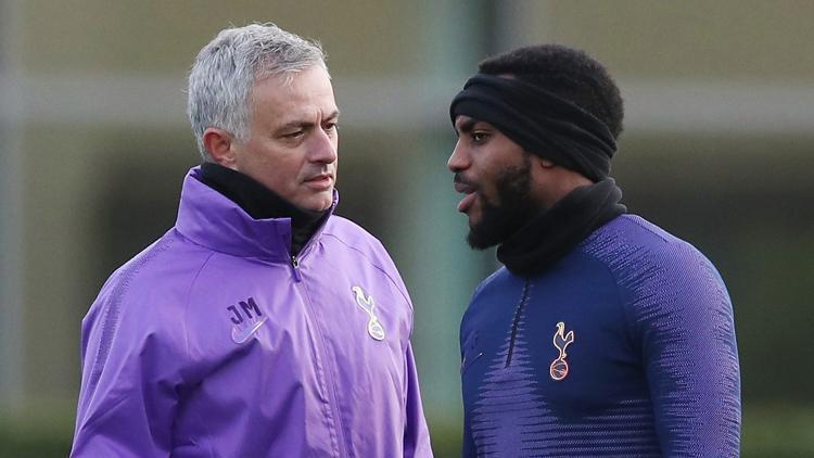 Antrenmanda bir anda tansiyon yükseldi Jose Mourinho ile Danny Rose...