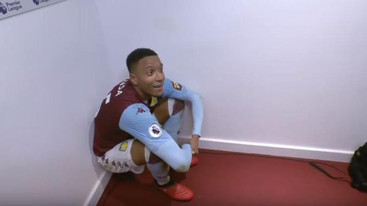 Maç sonu röportajında şoku yaşadı Aston Villanın 22 yaşındaki stoperi Ezri Konsa...