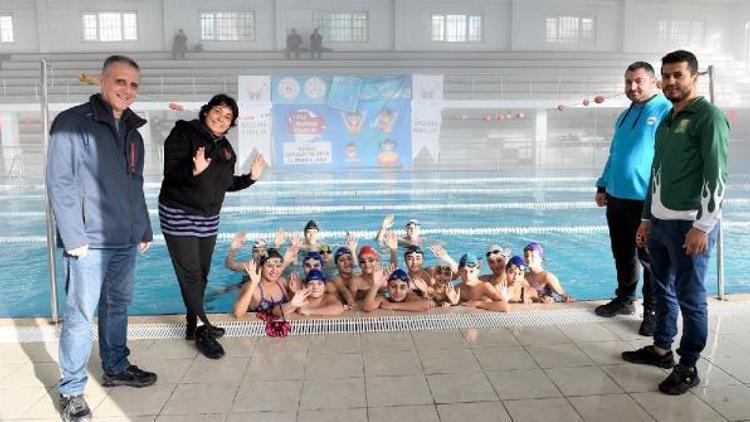 Seyhan’dan geleceğin yüzücülerine ekipman desteği