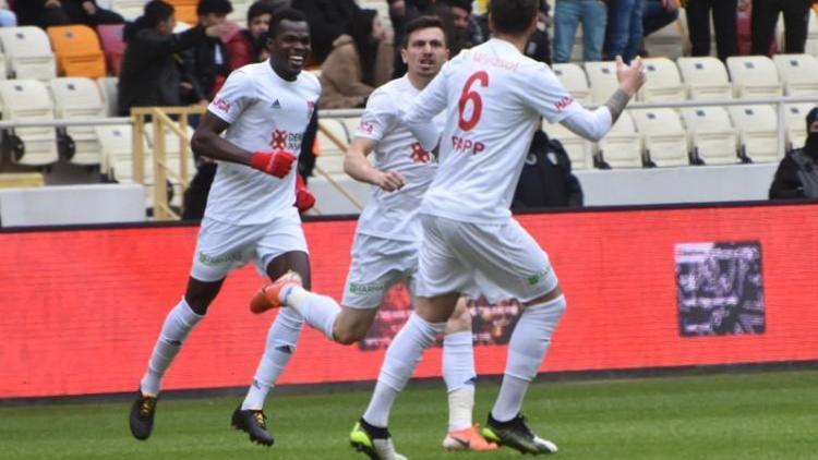 Son dakika | Sivasspor 4-0ın rövanşında Yeni Malatyaspora yenilmesine rağmen kupada tur atladı