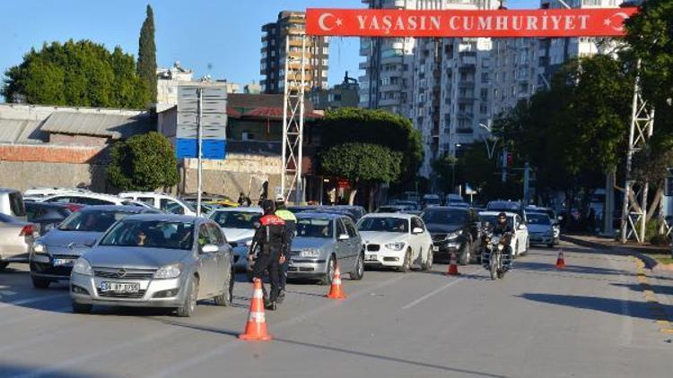 Adanada aranan 50 kişi yakalandı