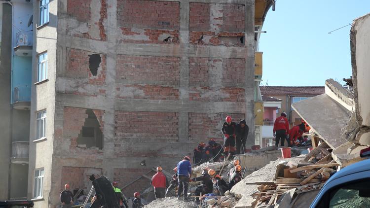 Elazığdaki deprem nedeniyle Türkiyeye taziye ve destek mesajları