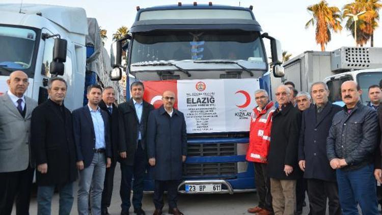 Adana Valiliği deprem bölgesine 3 TIR yardım gönderdi