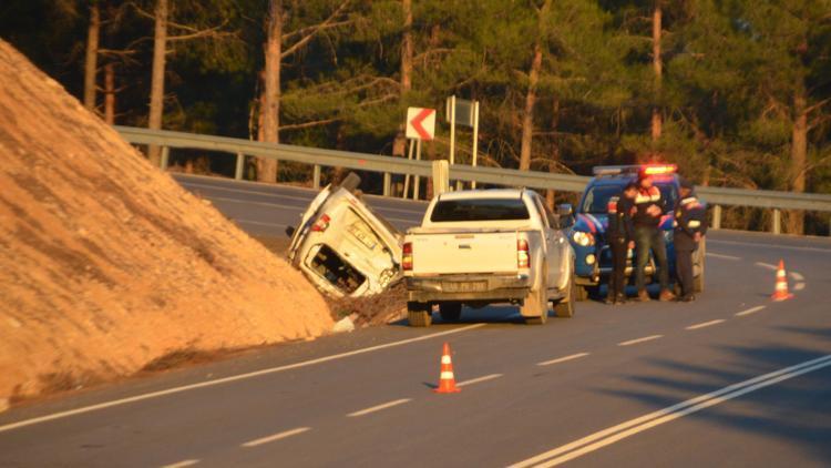 Kahramanmaraşta midibüs ile kamyonet çarpıştı: 26 yaralı