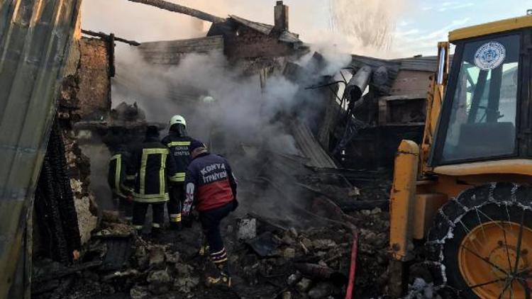Konyada tek katlı evde yangın: 3 ölü