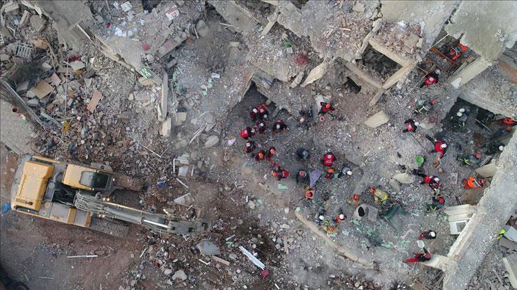 Son dakika... Elazığ depremindeki can kaybı 40a yükseldi