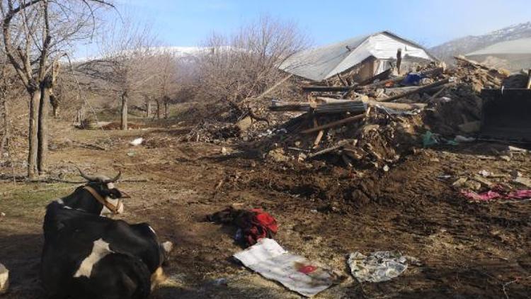 Depremde Çevrimtaş köyündeki evlerin yüzde 90ı yıkıldı