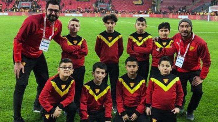 Göztepe FC London gençleri sahaya çıktı