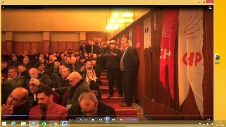 CHPli Köseden kongrede partiliye tepki: Dinleyip oturmuyorsa polis çağırıp çıkartın