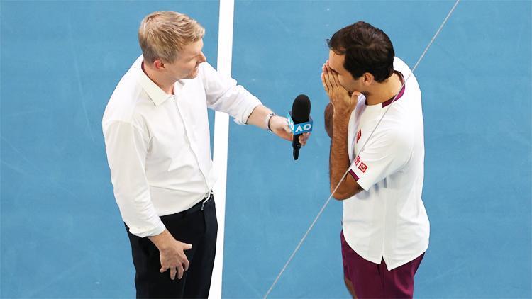 7 kez maç puanı çeviren Federer maçı kazandı, yarı finale yükseldi