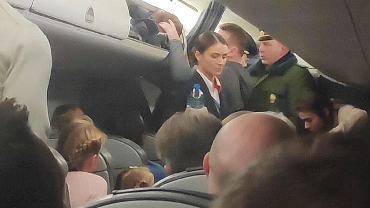 Belarusta müdür ve yöneticilerin bindiği uçakta ilginç olay Böyle yakalandılar