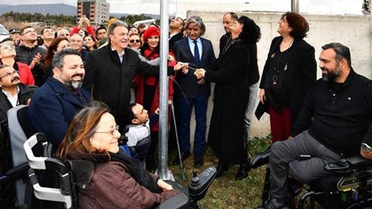 İzmirdeki Yeşilova Höyüğüne kırmızı bayrak verildi