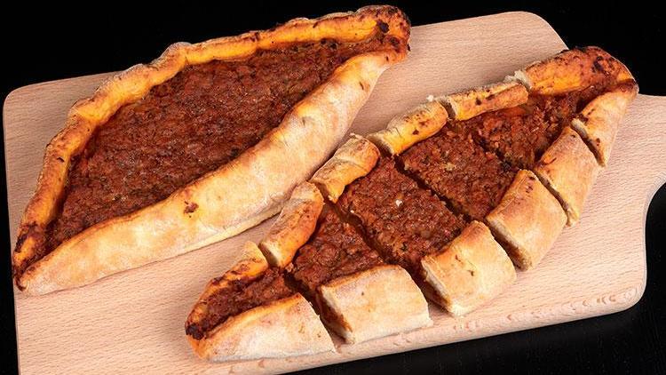 Kavurmalı pide tarifi