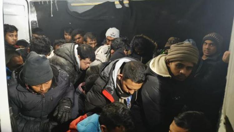 Edirnede 28 kaçak göçmen yakalandı