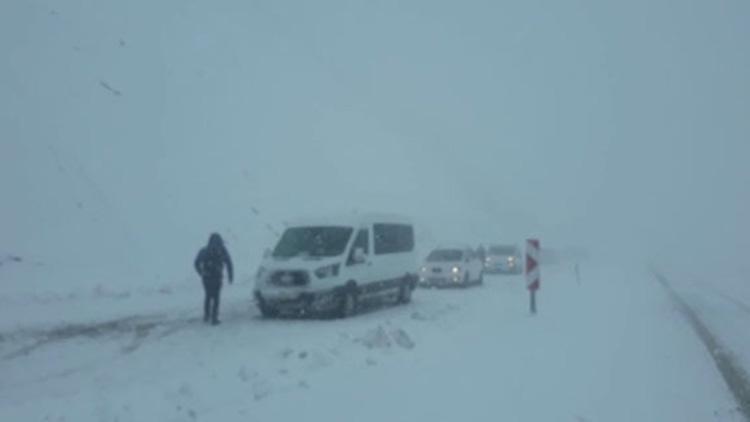 Bingöl- Erzurum karayolu ulaşıma kapandı