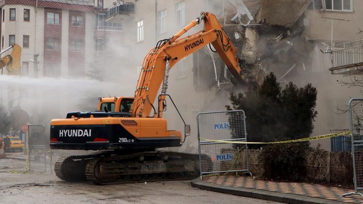 Malatya’da ağır hasar gören 37 bina yıkılacak