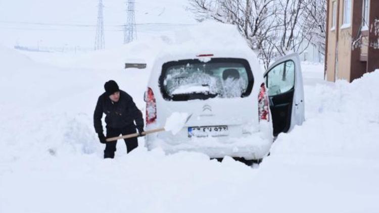 Van, Hakkari ve Bitliste bin 240 yerleşim yerinin yolu kardan kapandı