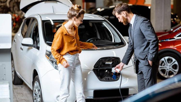 Elektrikli ve hibrit otomobil sayısı bir yılda üçe katlandı