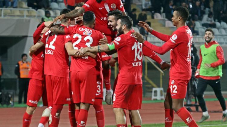 Antalyaspor deplasmanda gülüyor