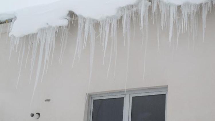 Doğunun en soğuk yerleşim birimi -25 derece ile Karaçoban oldu