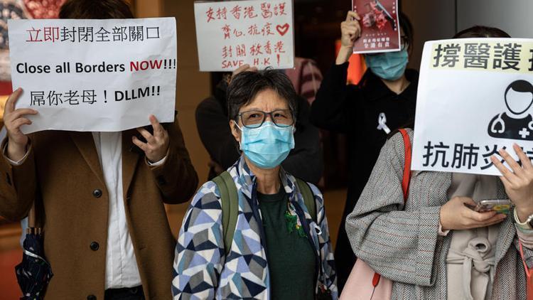 Hong Kongta sağlık çalışanlarından korona virüsü grevi