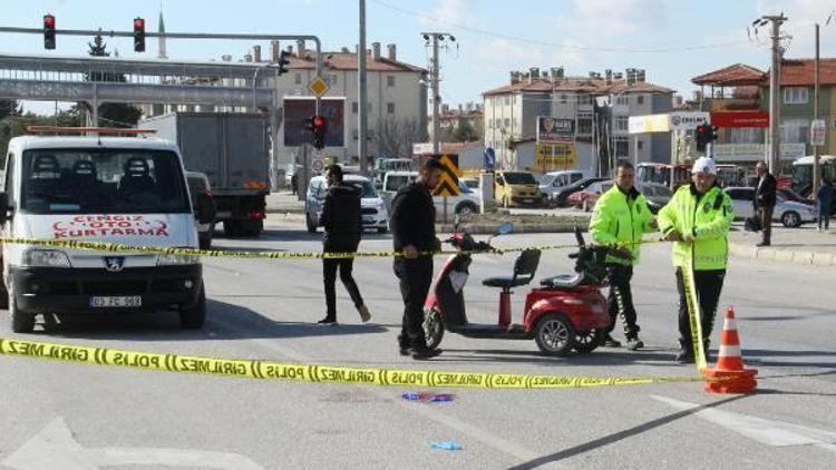 Yolcu otobüsüyle çarpışan elektrikli bisikletin sürücüsü öldü