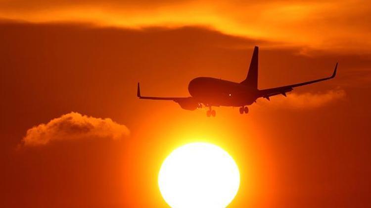 Koronavirüs havacılığı etkiledi Cathay Pacific 27 bin çalışanını ücretsiz izne çıkaracak