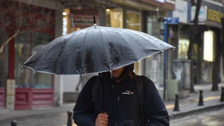 Meteoroloji’nin turuncu alarmla uyardığı Edirne’de, yağmur etkili oluyor