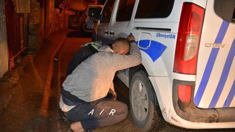 Hırsızların dövüp, iple bağladığı suç ortağını polis kurtardı