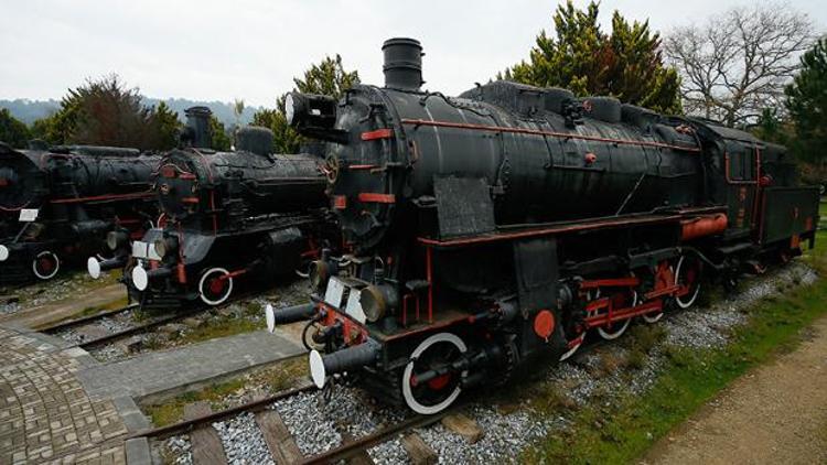 Kara trenler müzede ziyaretçi çekiyor