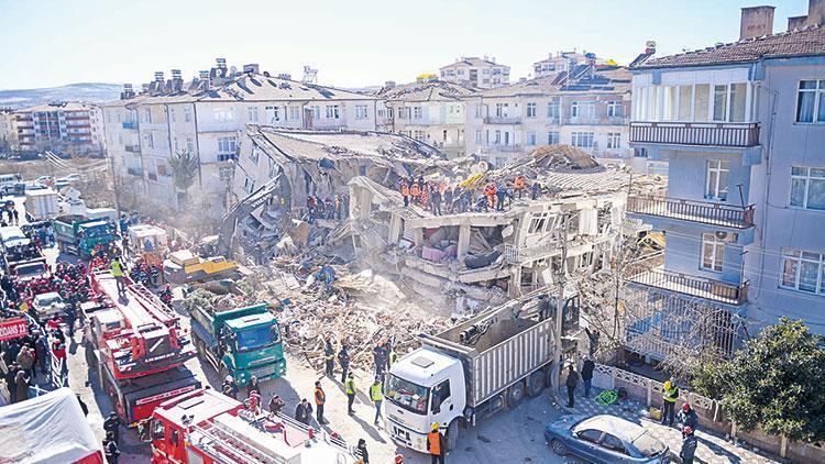 Elazığ’a bilimsel rapor: Hasarın nedeni ‘yapışık bina etkisi’